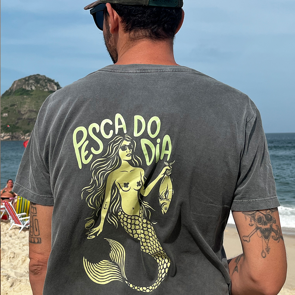 Tshirt pesca do dia amarela